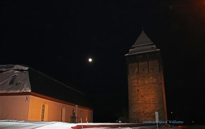 20180301Brunflo kyrka m fullmåne