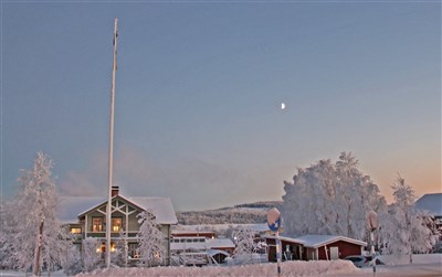 20181215 Hembånen bakomygdsgården i Gällö med halvm