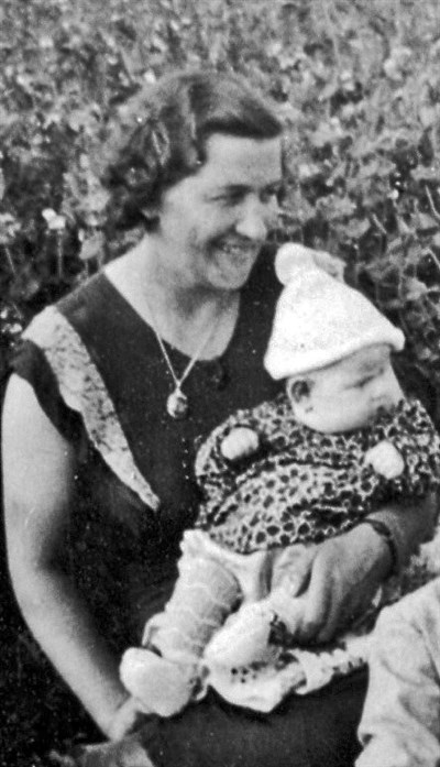 1943 Min första sommar m mor